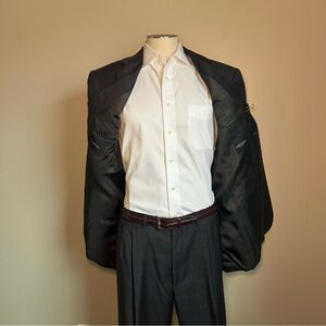 Ermenegildo Zegna Navy Windowpane Suit | IT 54R (US 44R) | Pristine Condition